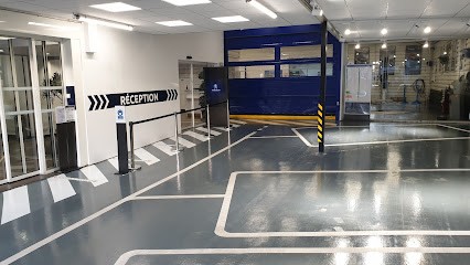 Garage Of The Church, Carrossier au Raincy