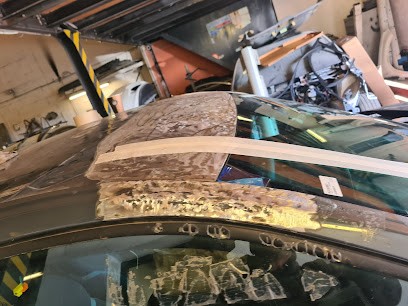YM AUTO 13, Carrossier à Gignac-la-Nerthe