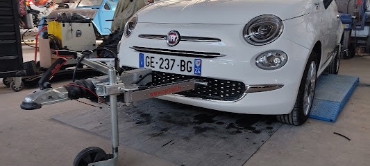 Cartrail / jb-tract, Carrossier à Saint-Germain-de-Lusignan