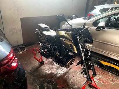 C.s.t.p., Carrossier à Viry-Châtillon