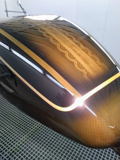 CARROSSERIE CLINIQUE AUTO-MOTO PUJOL, Carrossier à Gramat