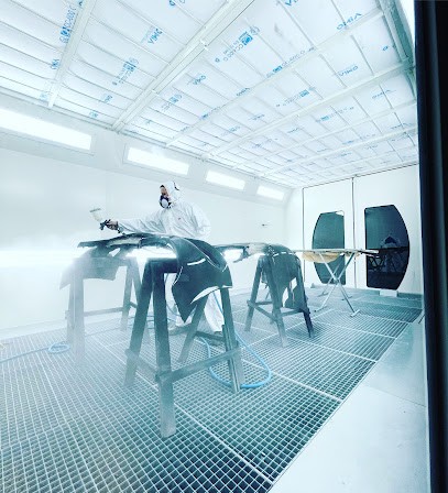 AUTO SECOURS - CARROSSERIE AXIAL - MONTEREAU FAULT-YONNE, Carrossier à Barbey