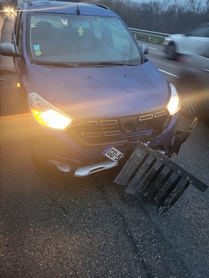 CHEK AUTO DEPANNAGE, Carrossier à Décines-Charpieu
