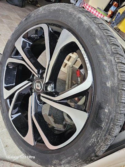 Boss D Bosses, Carrossier à Idron