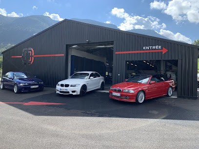 clinic car, Carrossier à Aviernoz