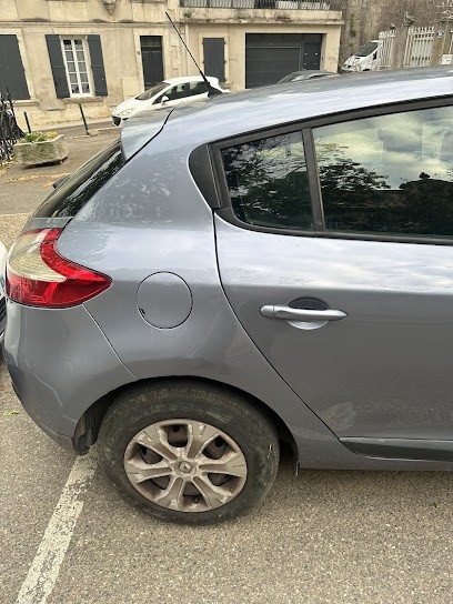 Carrosserie By David, Carrossier à Montfrin