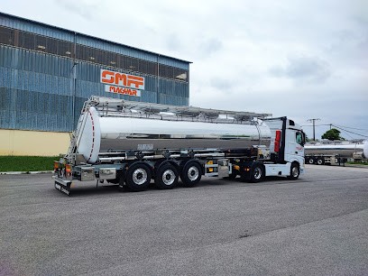 Magyar Sa, Carrossier à Fontaine-Française