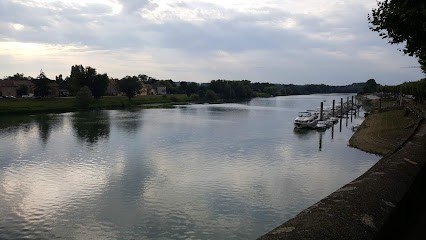 Point Pneus, Carrossier à Avrainville